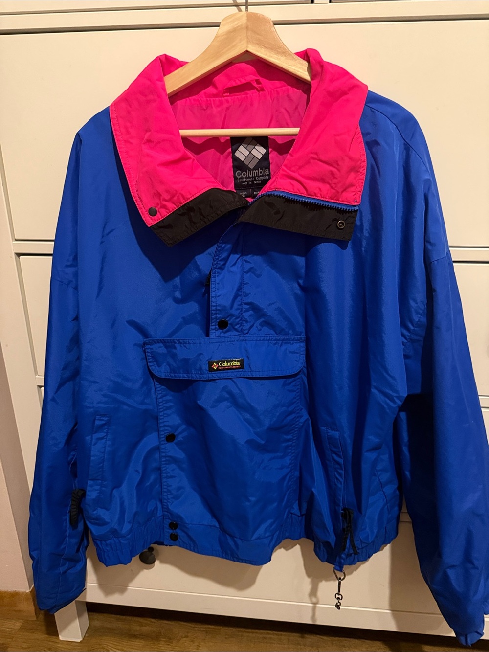 Vintage 80’s Columbia Royal Blue Pullover Jacket with Hot Pink Collar